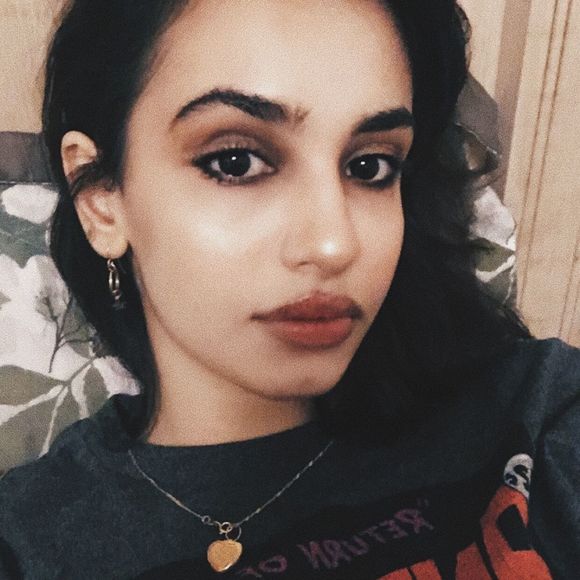 Meet your Posher, Huda - Picture 1 of 1